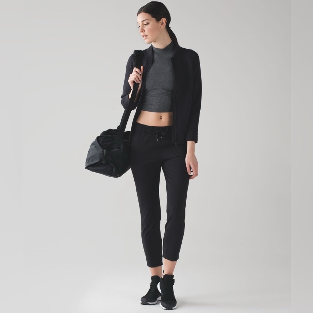 Lululemon On The Fly Pant *28" Black pants size 8 women’s